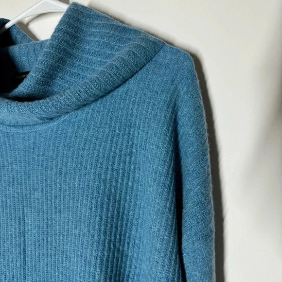 Saks Fifth Avenue Teal Cashmere CowlNeck Sweater Size Small - Picture 5 of 6